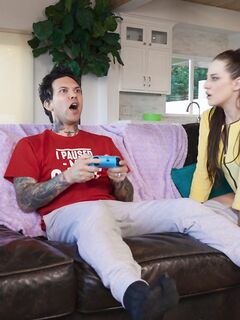 Aubree Valentine, Abigaiil Morris - Brazzers