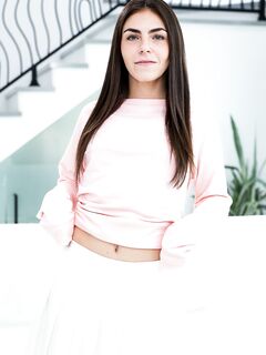 Sheena Ryder, Tiny Rhea - Bad Milfs