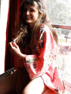 Stacy Vargas - The Spanish Jellyfish (Zishy)