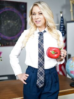 Katie Morgan, Aubree Valentine - Sis Loves Me