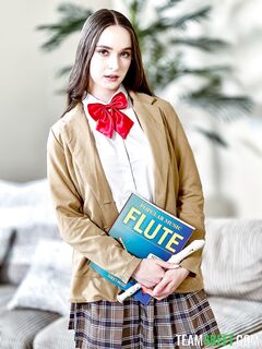 Hazel Moore, Nicole Emma Vaunt - Dyked