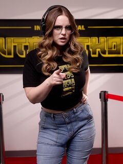 Jewelz Blu, Lulu Chu, Codi Vore - Futa World